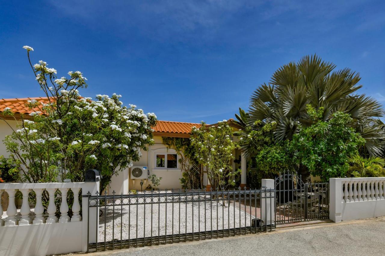 Villa Swiss Paradise With Private Pool パームビーチ エクステリア 写真